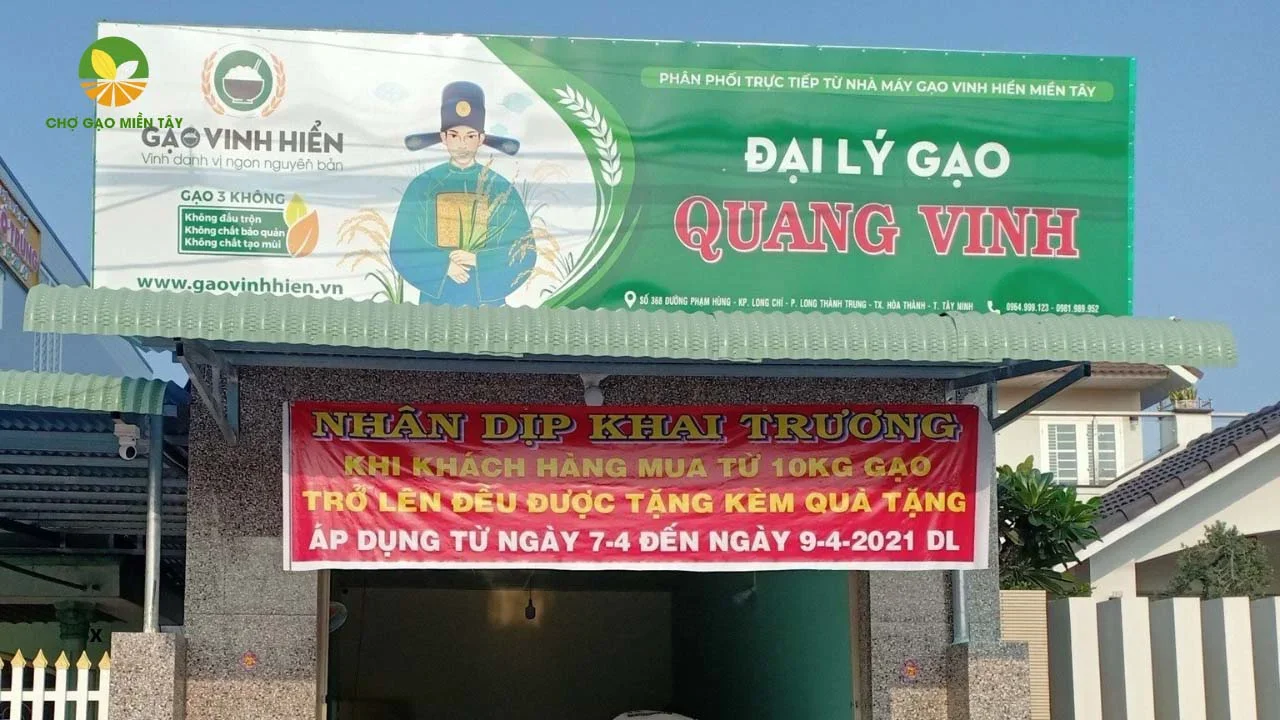 Bảng hiệu được thiết kế đẹp, bắt mắt sẽ thu hút được nhiều khách hàng