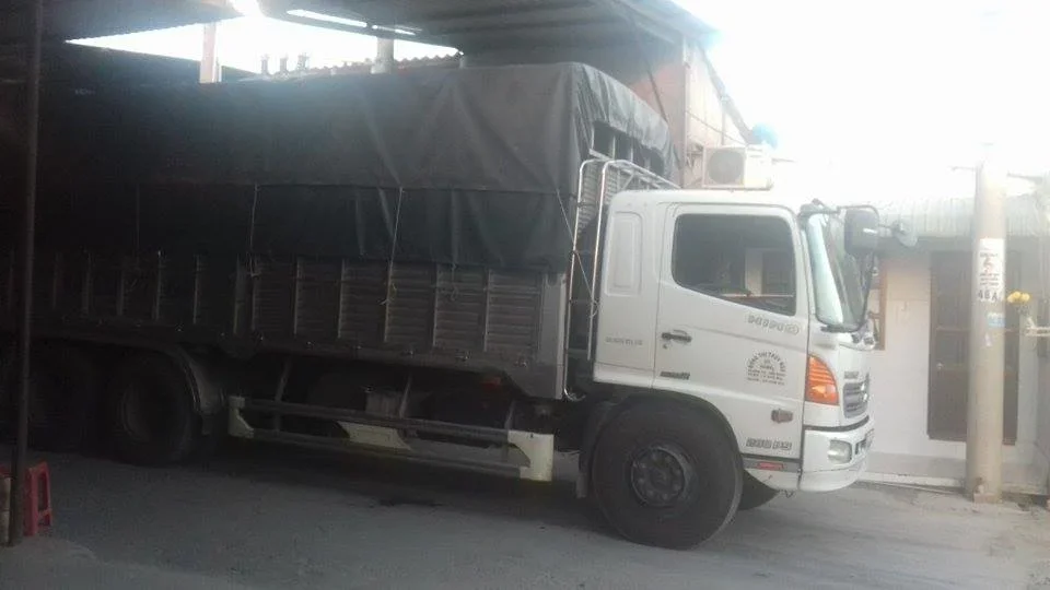 lên xen 16 tấn cho đại lý gạo quận 10